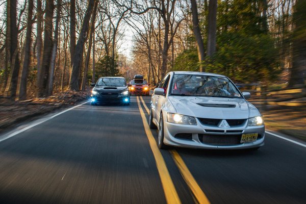 Quels sont les avantages des systèmes de navigation GPS intégrés pour les longs trajets?