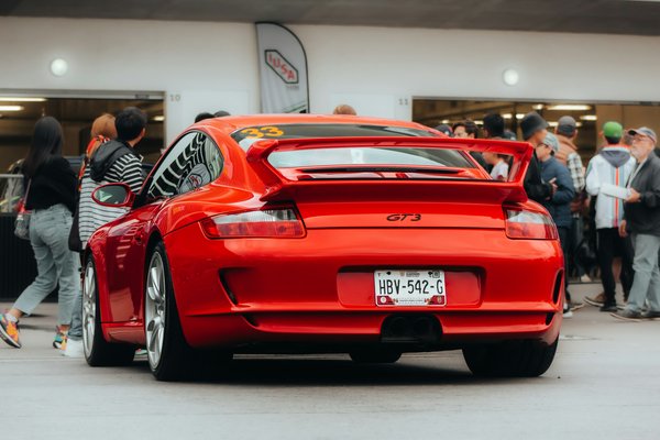 Comment remplacer les essuie-glaces sur une Toyota Yaris pour une meilleure visibilité?